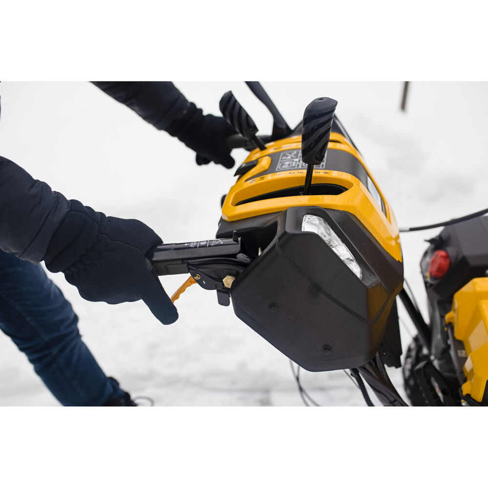 CUB CADET 2X® 26' TRAC IntelliPOWER® SNOW BLOWER (31AH7IVSB10)